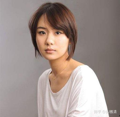 撞脸明星网红素材视频,视频素材带你领略“脸盲”时代奇观