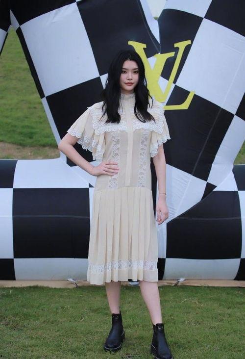 秋冬女装明星网红是谁,揭秘当红明星网红的穿搭秘诀