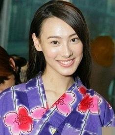 晚生子的女明星网红,育儿路上的时尚辣妈