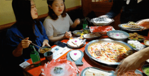 吃火锅见明星网红视频,现场互动惊喜连连