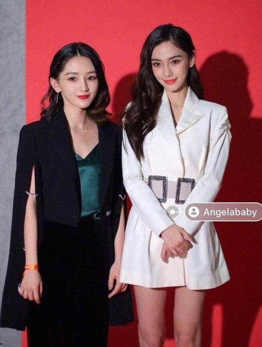 你是明星网红吗英文,From Celebrity to Influencer: My Journey in the Digital Spotlight