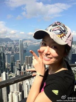 明星网红戴手镯照片图片,明星网红演绎时尚魅力