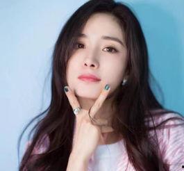 叫娜的女明星网红,从网红到明星，她如何用魅力征服粉丝