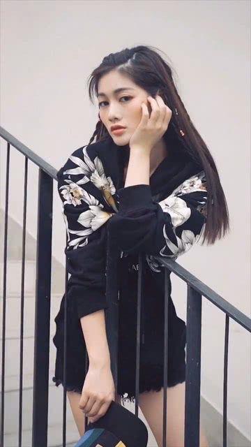 明星网红小姐姐改造房间,打造梦幻卧室新天地
