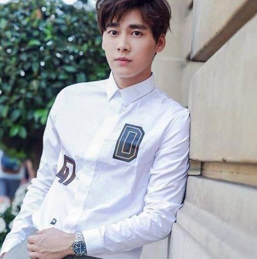 明星网红熊沙发是谁,揭秘网红界的时尚宠儿