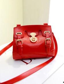 明星网红同款黑色长靴,演绎冬季时尚风采