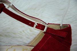 明星网红同款黑色长靴,演绎冬季时尚风采