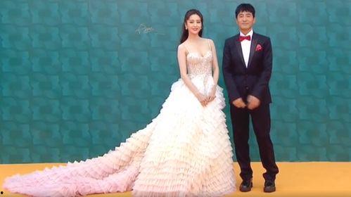 明星网红走红毯曝光视频,精彩瞬间尽收眼底