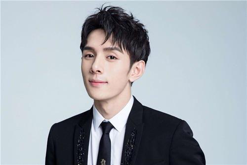 如何成为明星网红助力人,人生逆袭之路