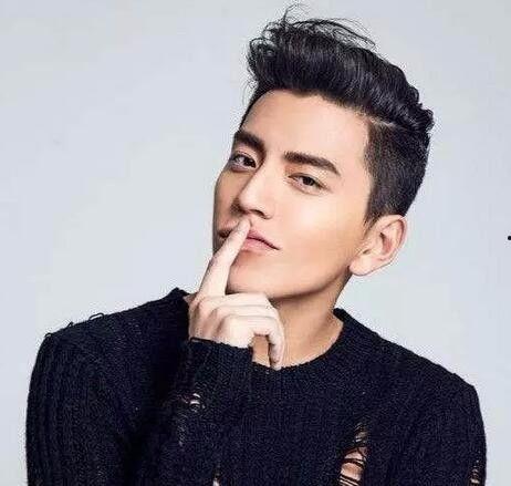 明星网红同款造型男生,揭秘明星网红同款造型男生魅力解析