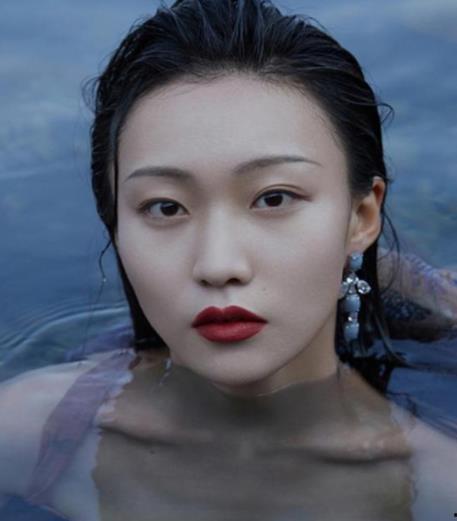 贝勒爷和明星网红,跨界融合，演绎时尚新篇章