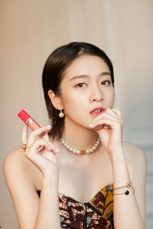 迪奥女明星网红图片大全,时尚界璀璨星光下的美丽瞬间